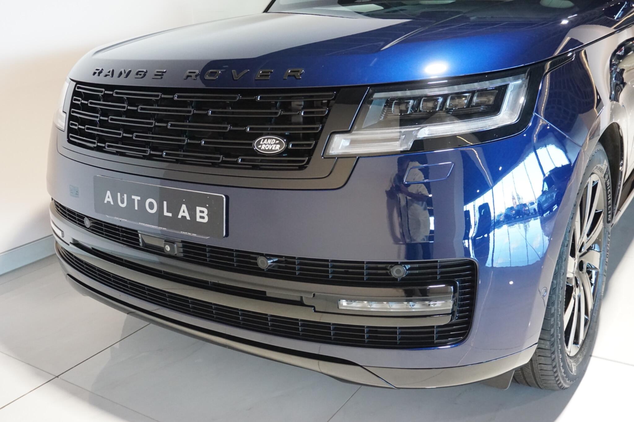 Land Rover Range Rover 3.0 D300 MHEV SE SUV 5dr Diesel Auto 4WD Euro 6 (s/s) (300 ps)